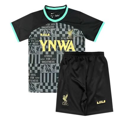 Liverpool x Lebron YNWA 23/24 Børn Sort Kortærmet + korte bukser